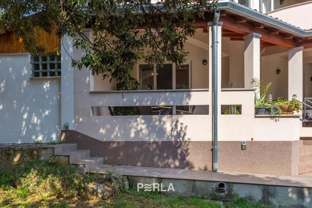 Guest house Apartment House Una Vinkuran