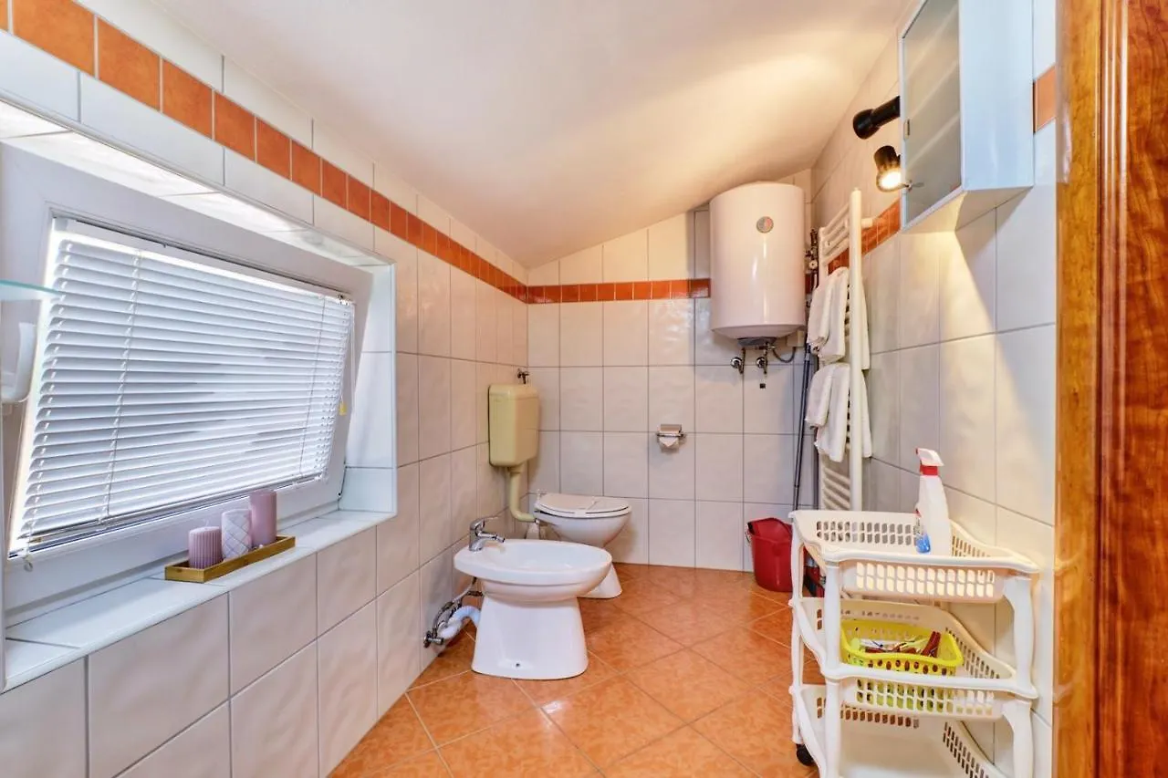 Apartment House Una Vinkuran Guest house