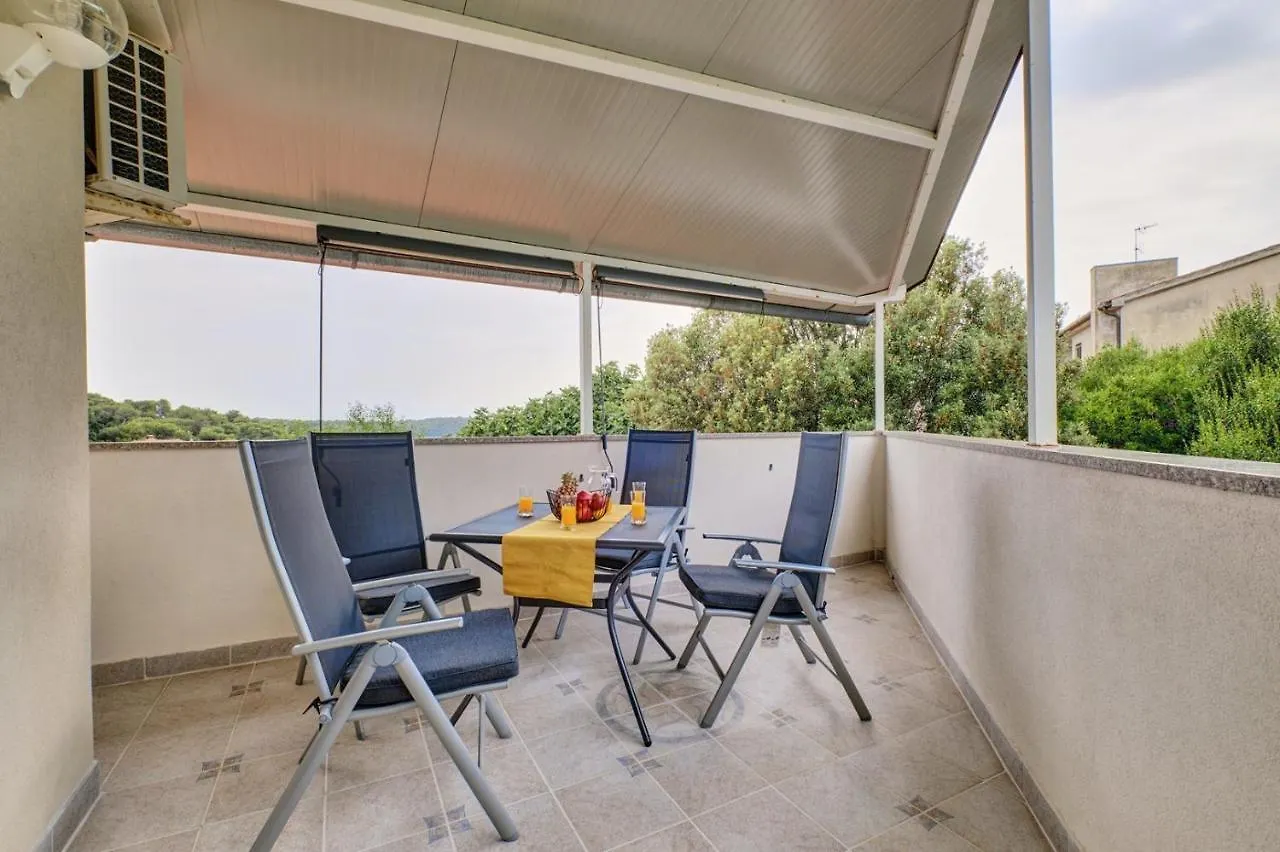 Apartment House Una Vinkuran Guest house