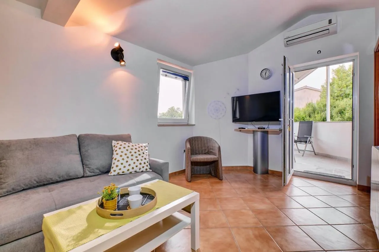 Apartment House Una Vinkuran Croatia