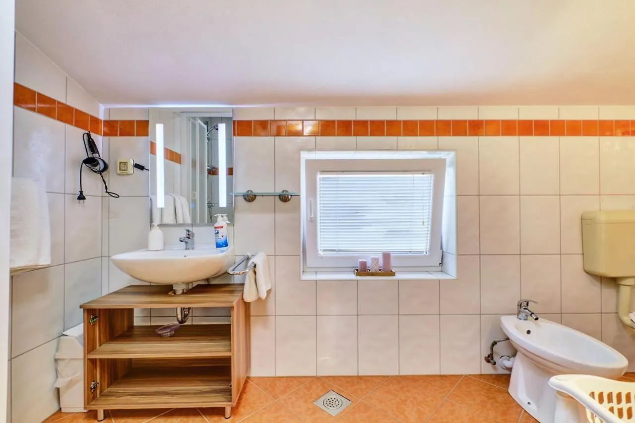 Apartment House Una Vinkuran Croatia