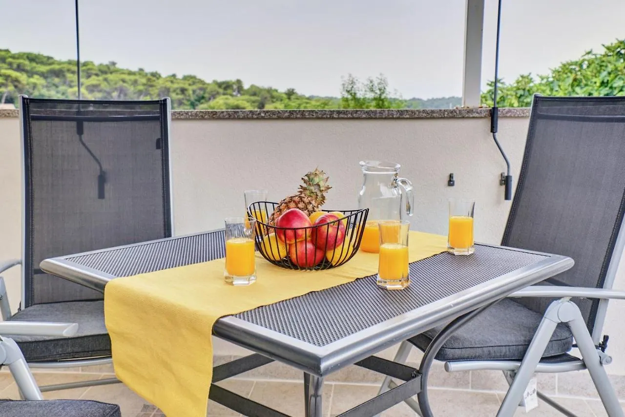Apartment House Una Vinkuran Croatia