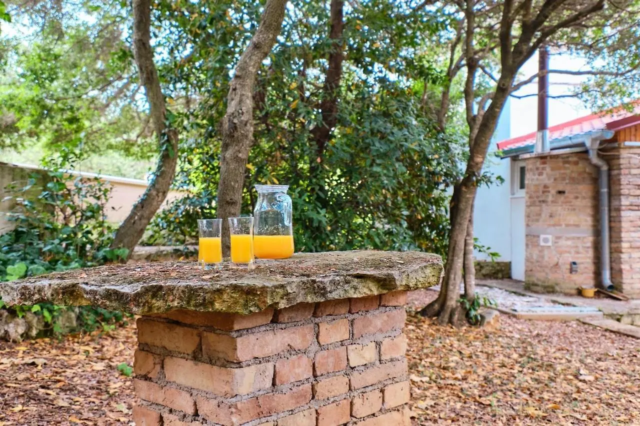 Guest house Apartment House Una Vinkuran