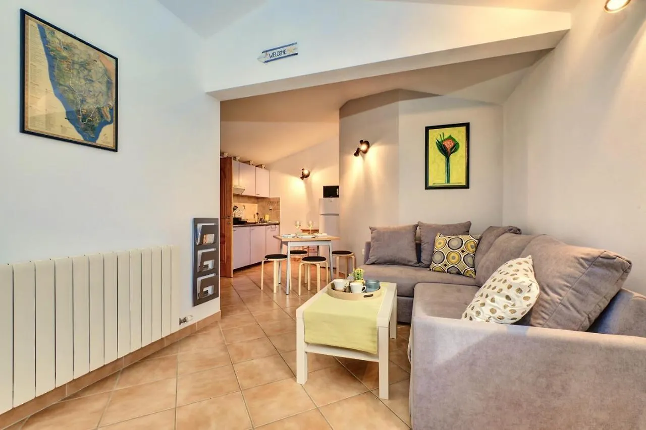 Apartment House Una Vinkuran 0*,